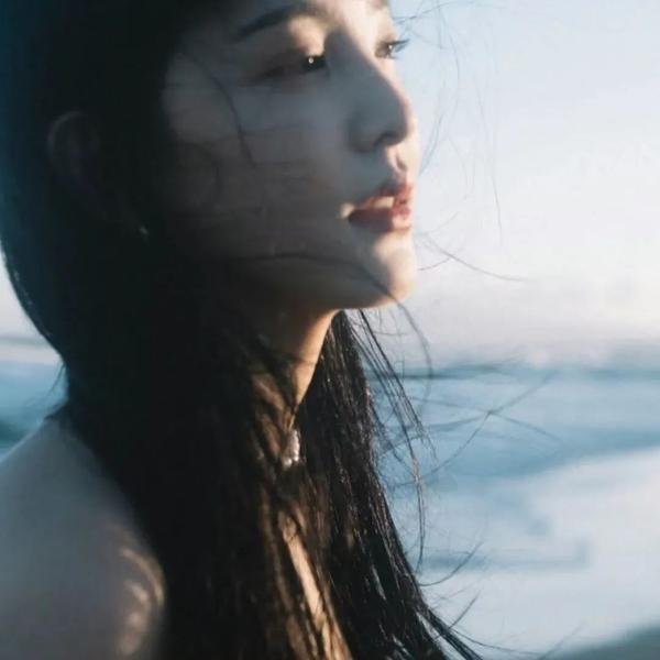 红唇相吻
